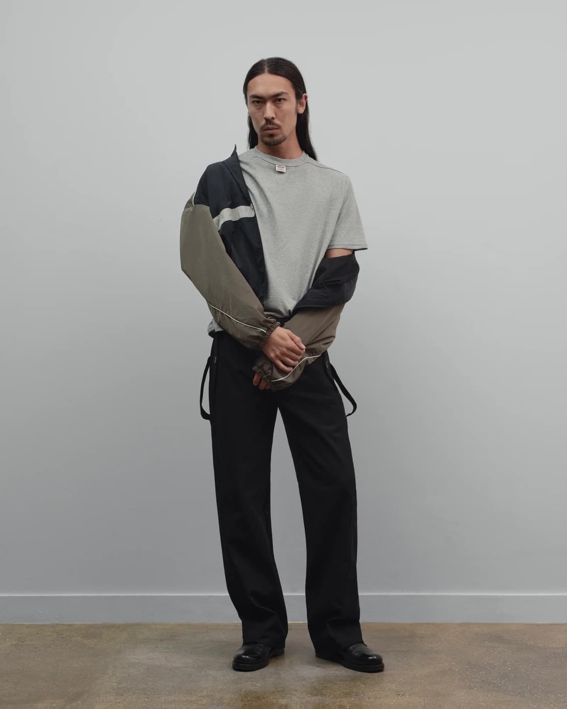 [S,M,L]커미션 25fw Reversed 티셔츠/그레이 상품이미지1