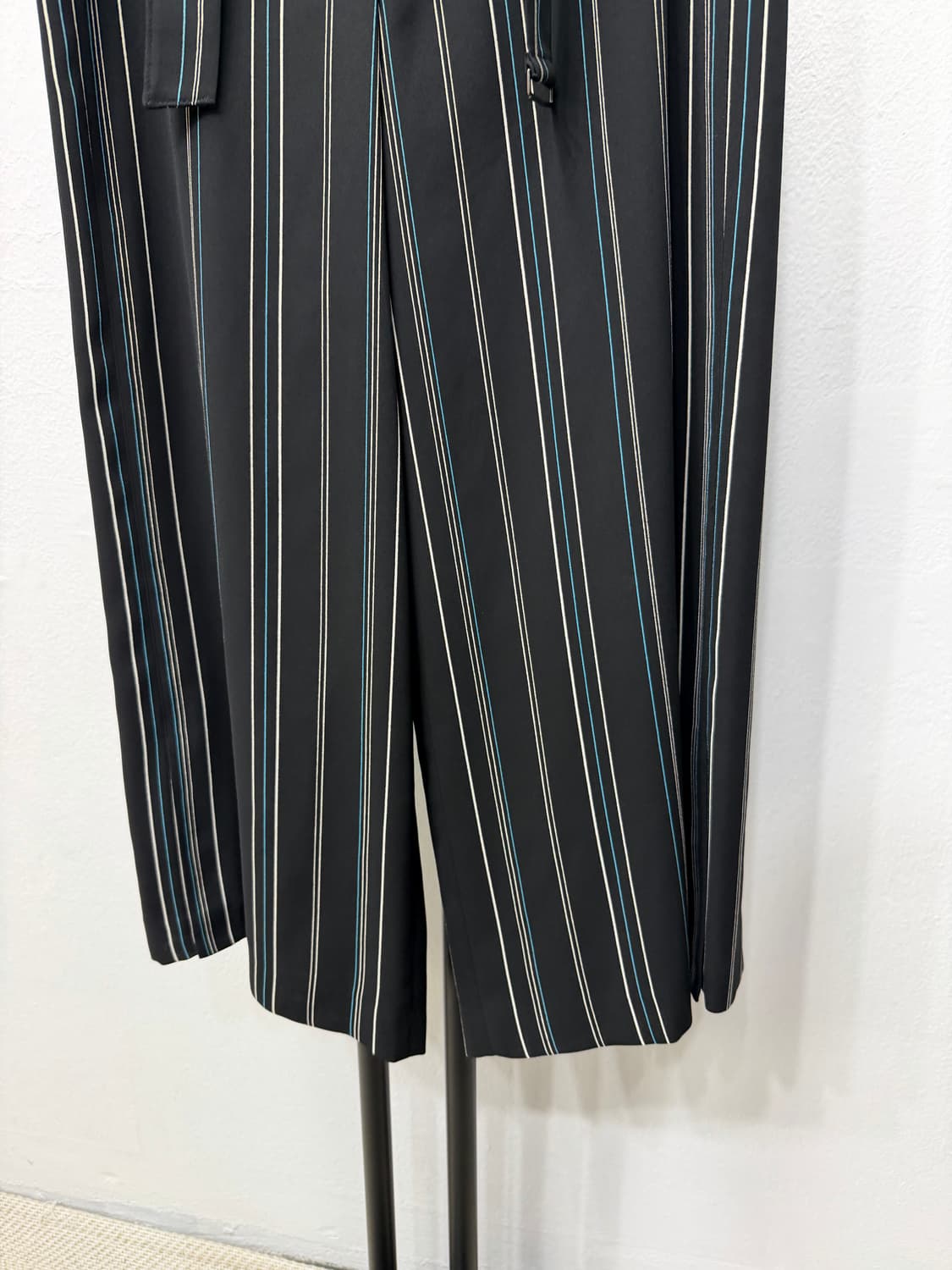 새제품) 잇미샤 스트라이프 블랙 슬랙스 와이드팬츠 76(28) 상품이미지3