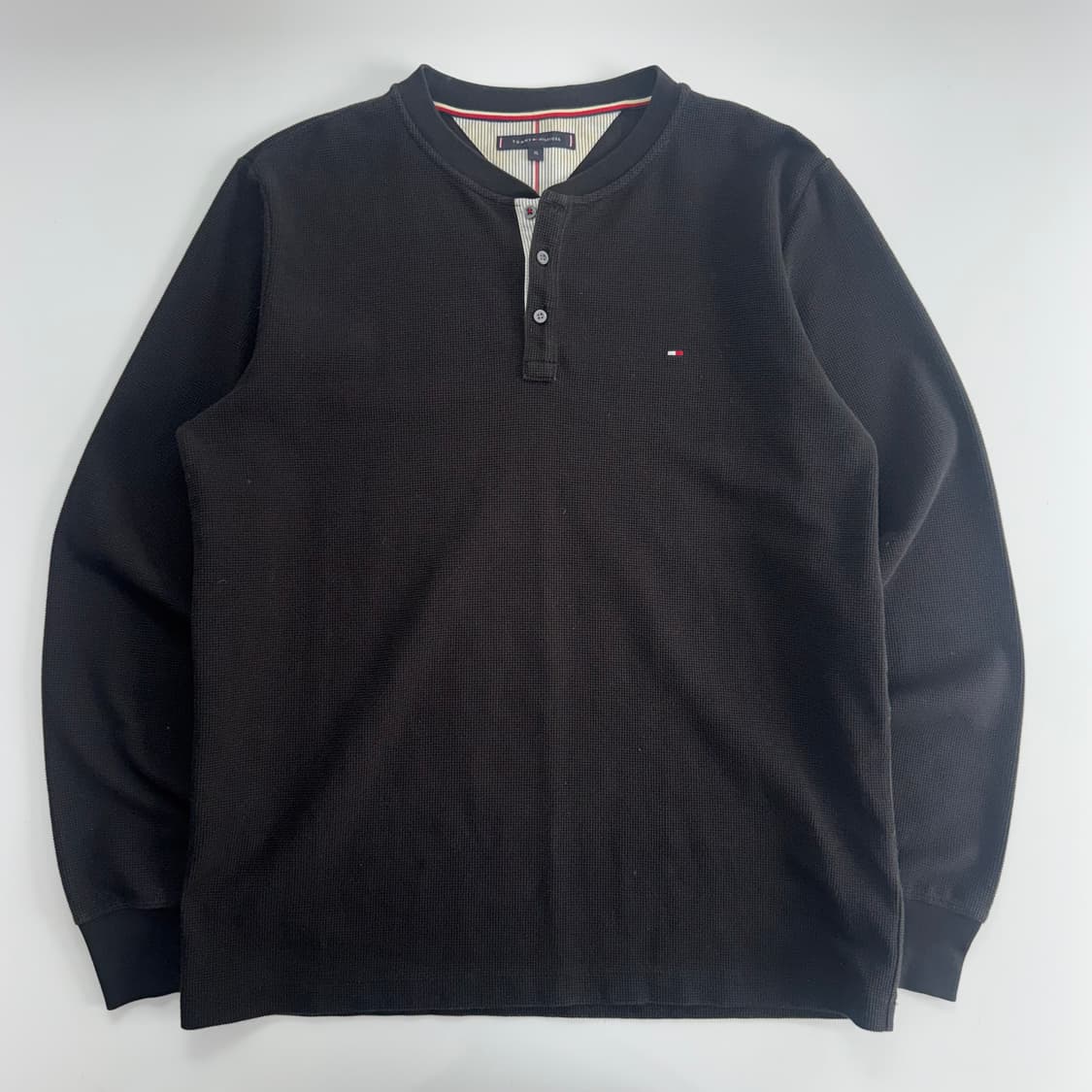 Tommy Hilfiger 타미힐피거 스몰로고 헨리넥 블랙 니트 상품이미지3