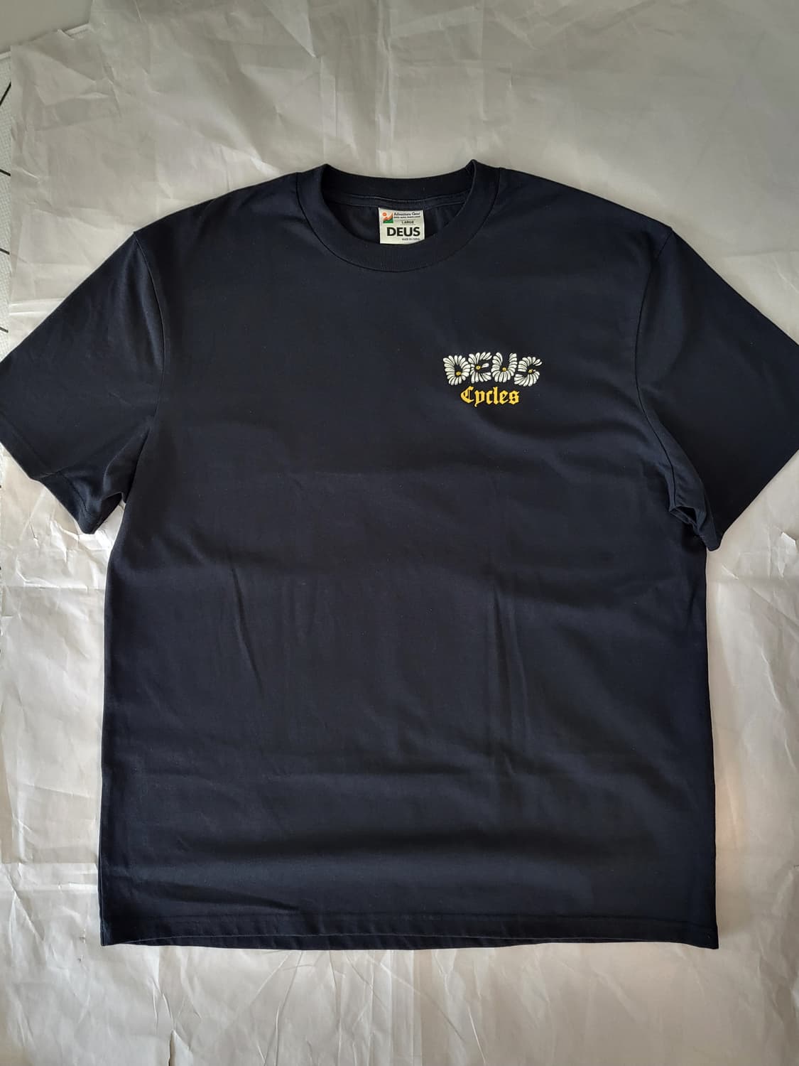 데우스 플라워 반팔 티셔츠 (남녀공용) 핏 상품이미지2