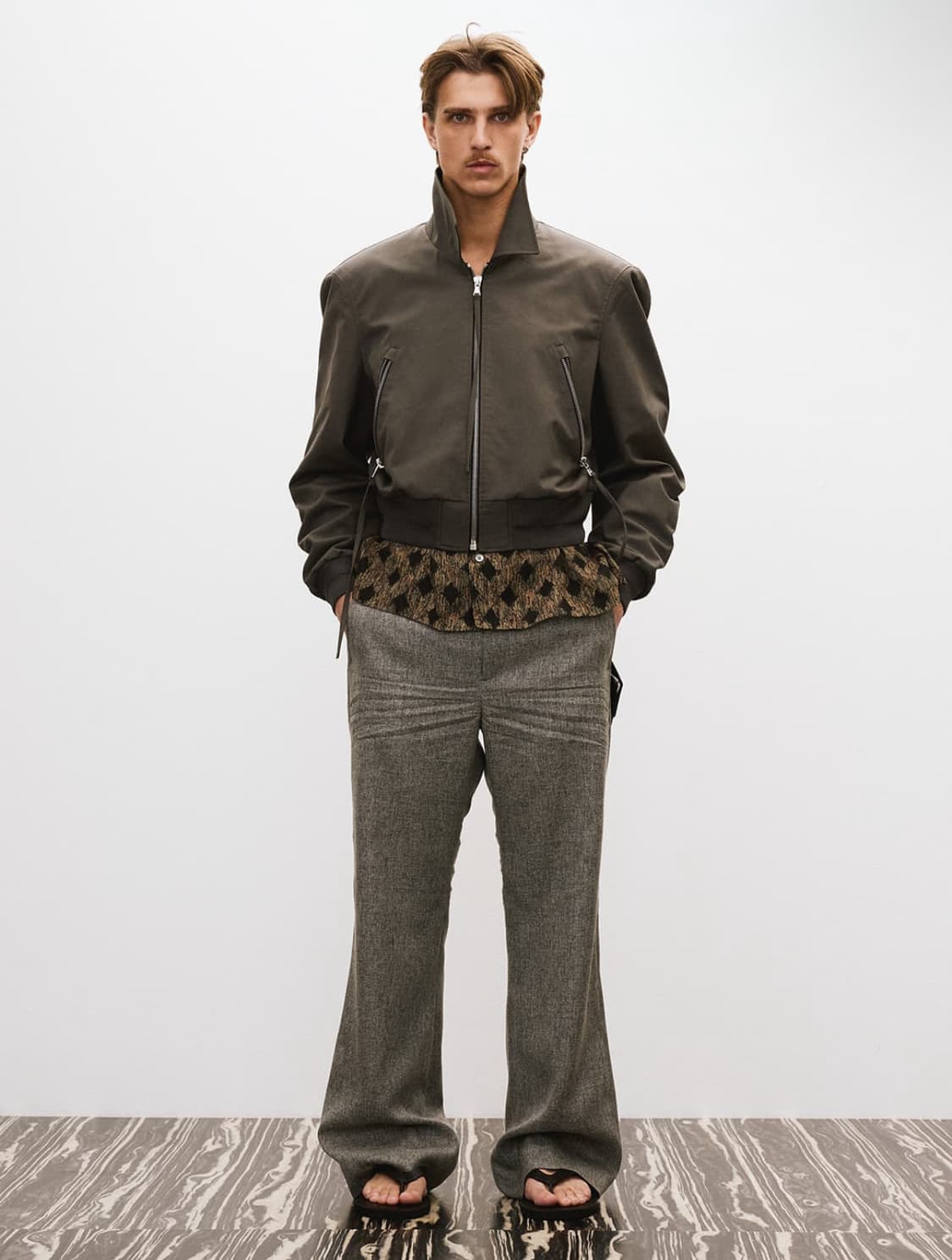 Recto Zipper Details Structured Tim Bomb 상품이미지1