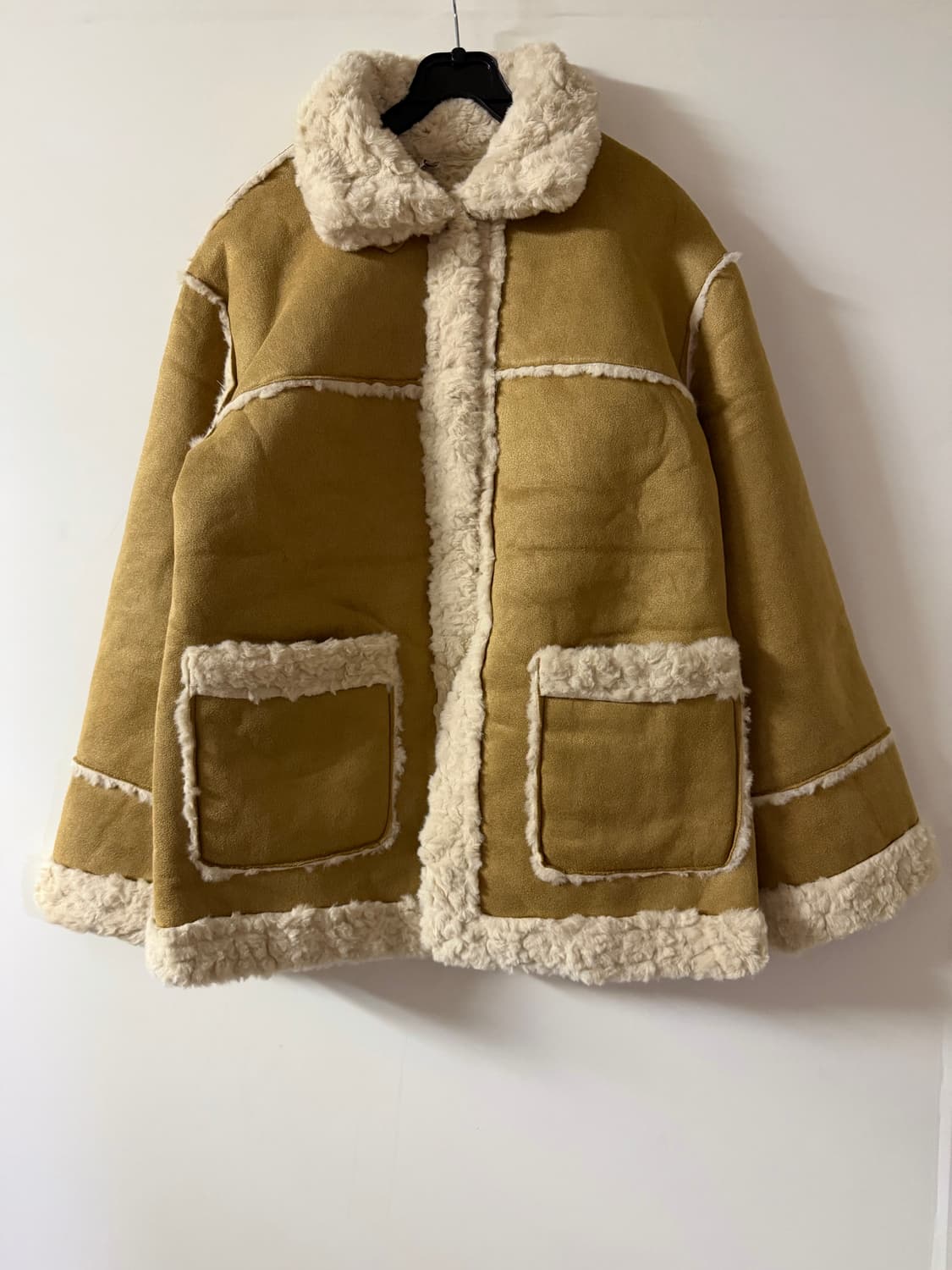 새상품 여자 무스탕 미디자켓 상품이미지1