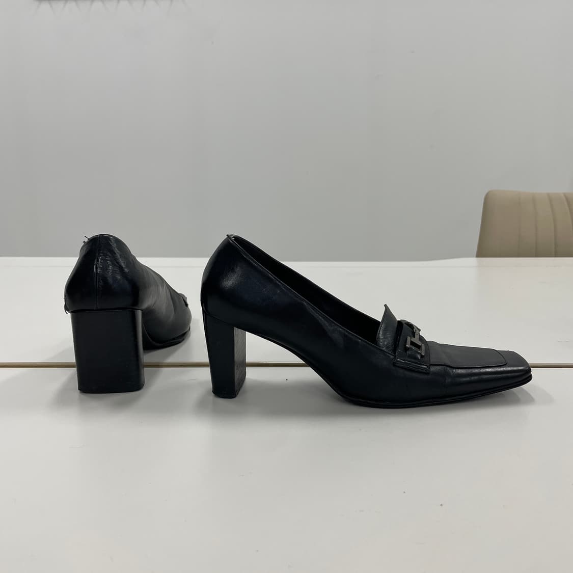 구찌 홀스빗 스퀘어 코 펌프스 상품이미지2