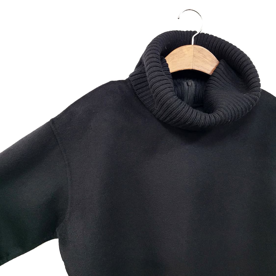 띠어리 핸드메이드 캐시미어 터틀넥 니트 상품이미지2