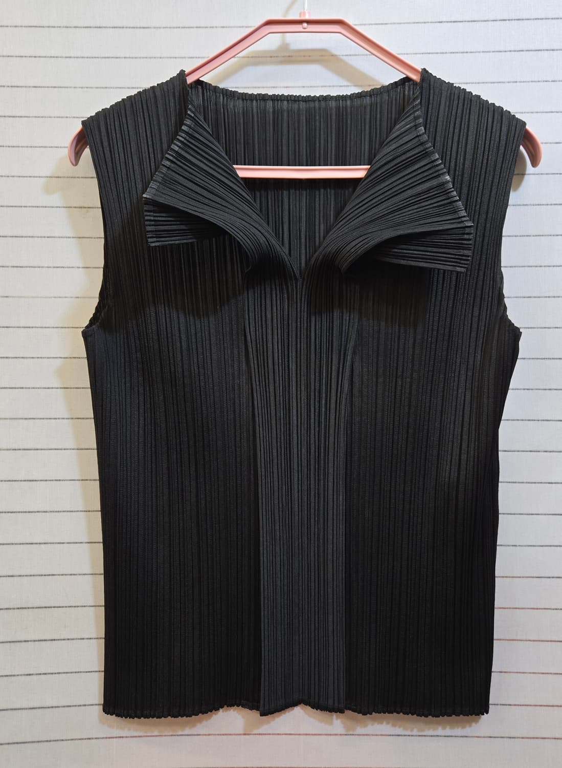 이세이미야케 플리츠플리츠 민소매 블라우스 상품이미지1