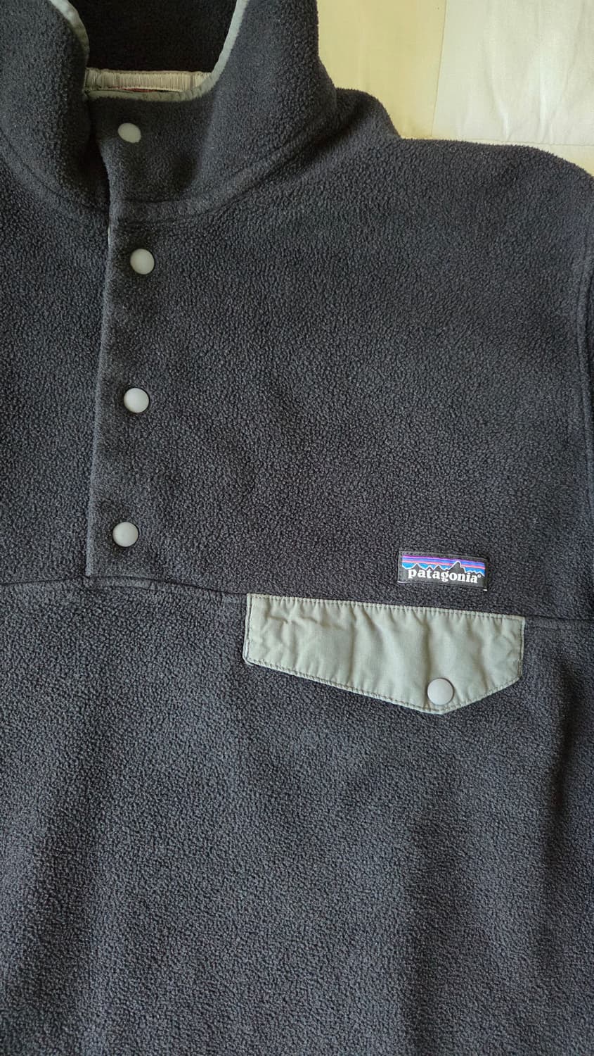 파타고니아 신칠라 풀오버 블랙 w포지그레이 색상  L 상품이미지4