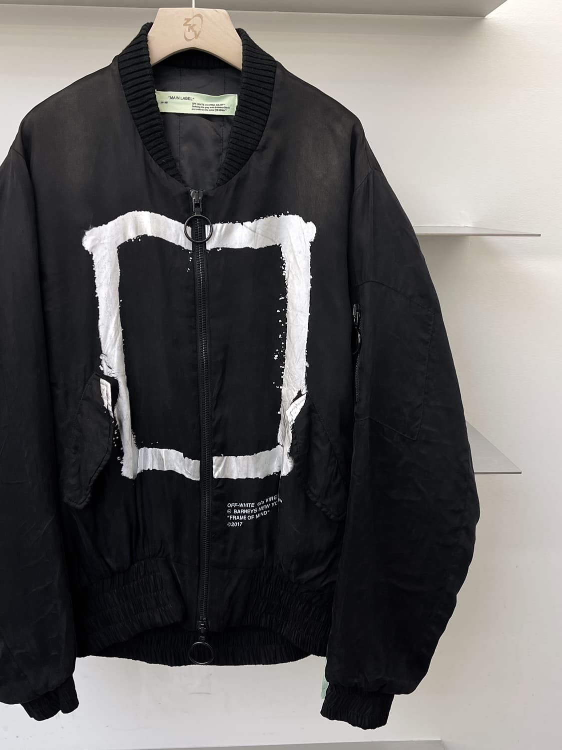 오프화이트 x 바니스 뉴욕 프레임 오프 마인드 큐프로 봄버 자켓 상품이미지3