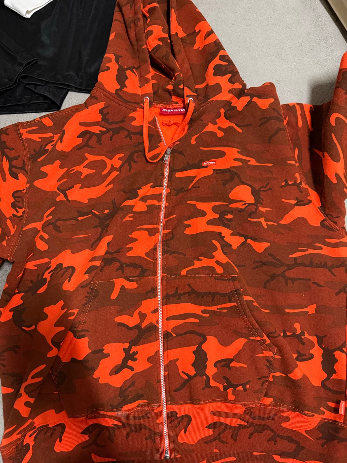 슈프림 스몰박스 집업 스웨터셔츠 브라이트 오렌즈 카모 상품이미지1