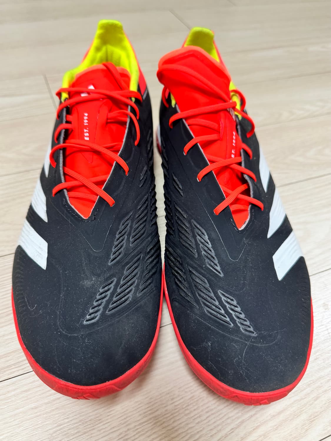 아디다스 프레데터 24 엘리트 tf 300사이즈 팝니다 상품이미지1