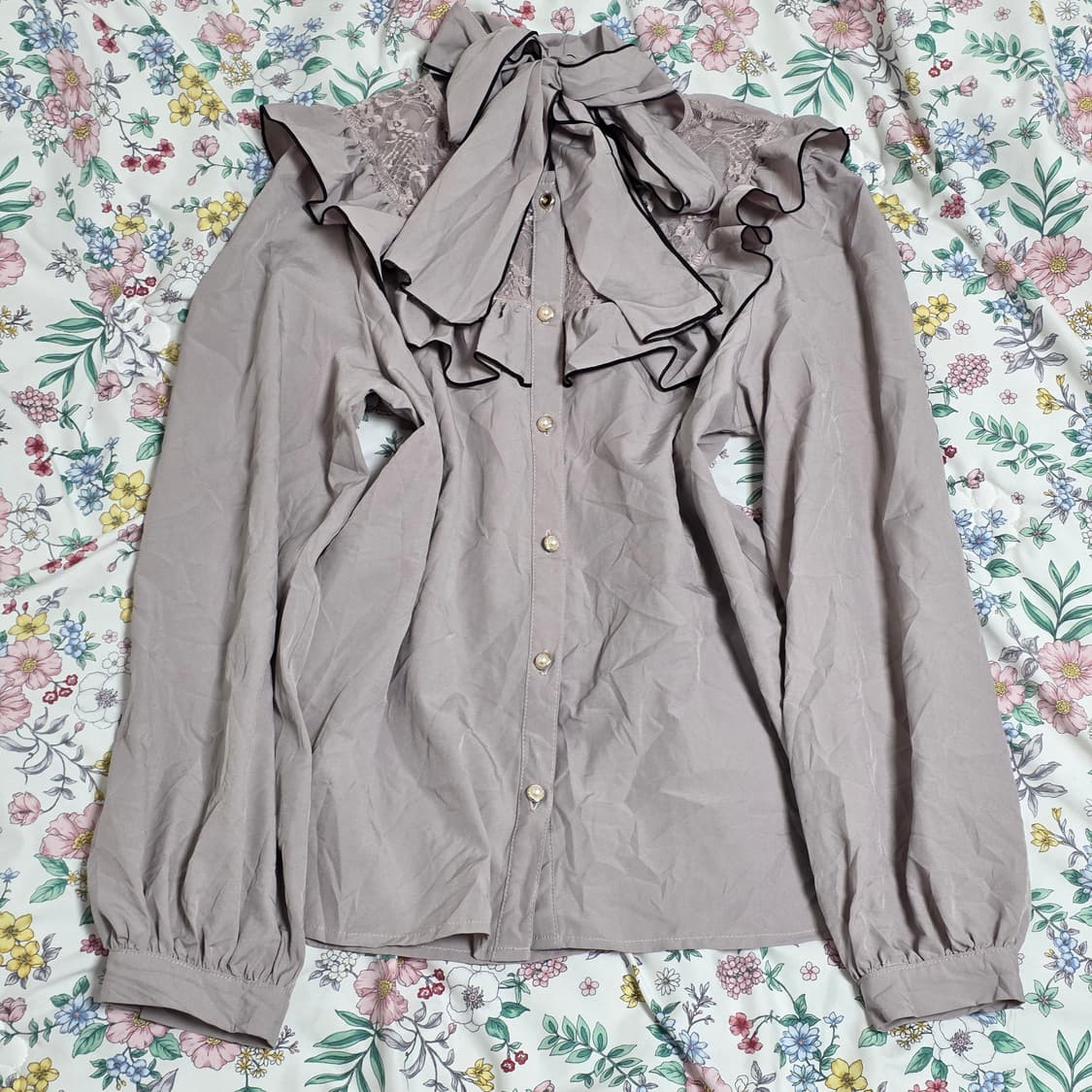 majoretty 일본빈티지)리본 지뢰계st쿠로미 레이스 프릴 블라우스 상품이미지1