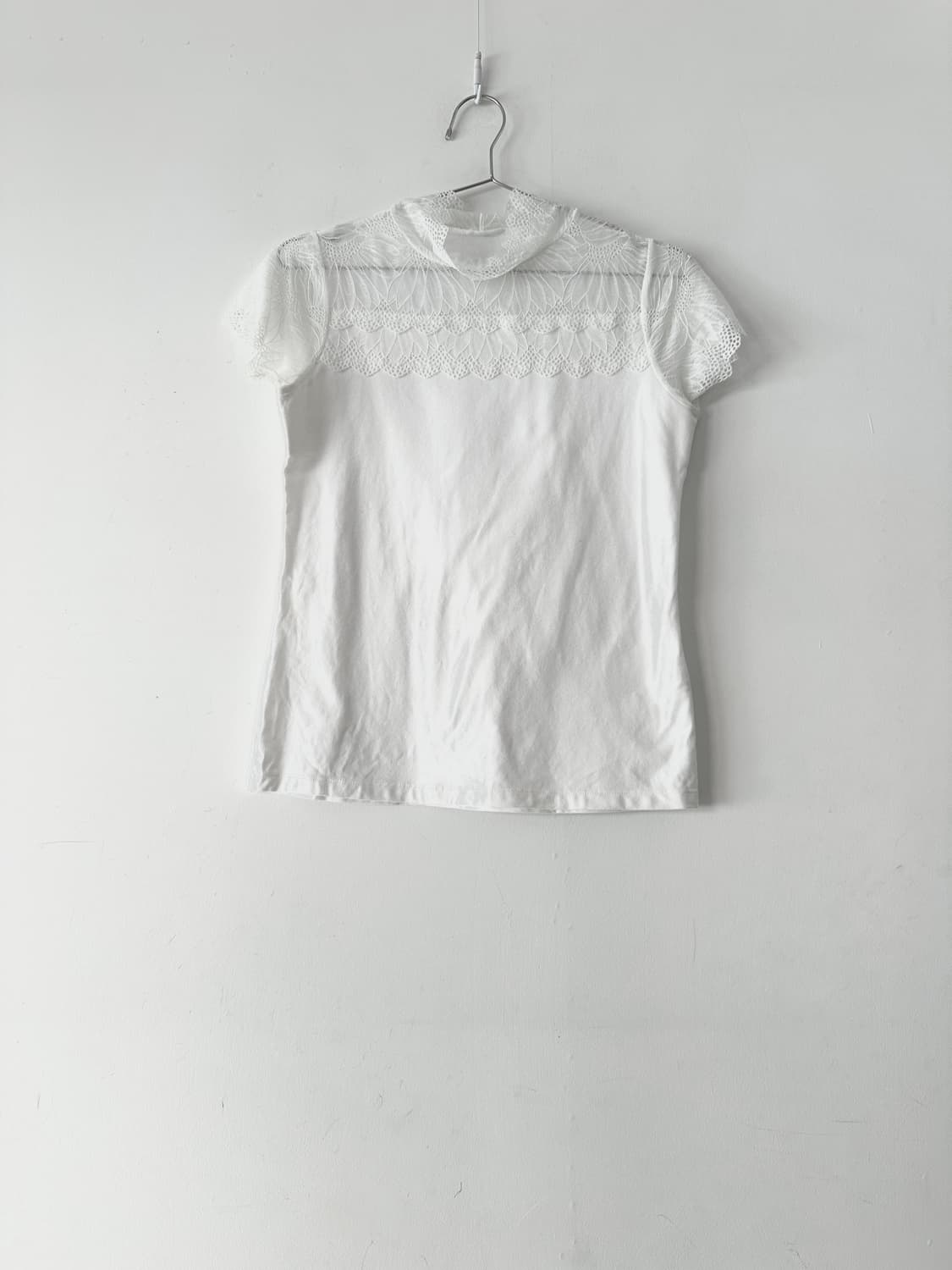 Neck lace detail top / white 상품이미지3