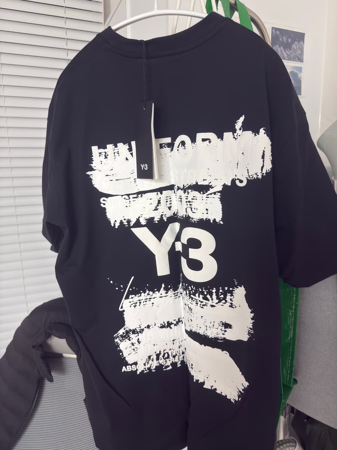 Y-3 그래픽 숏슬리브 티셔츠 블랙 상품이미지1