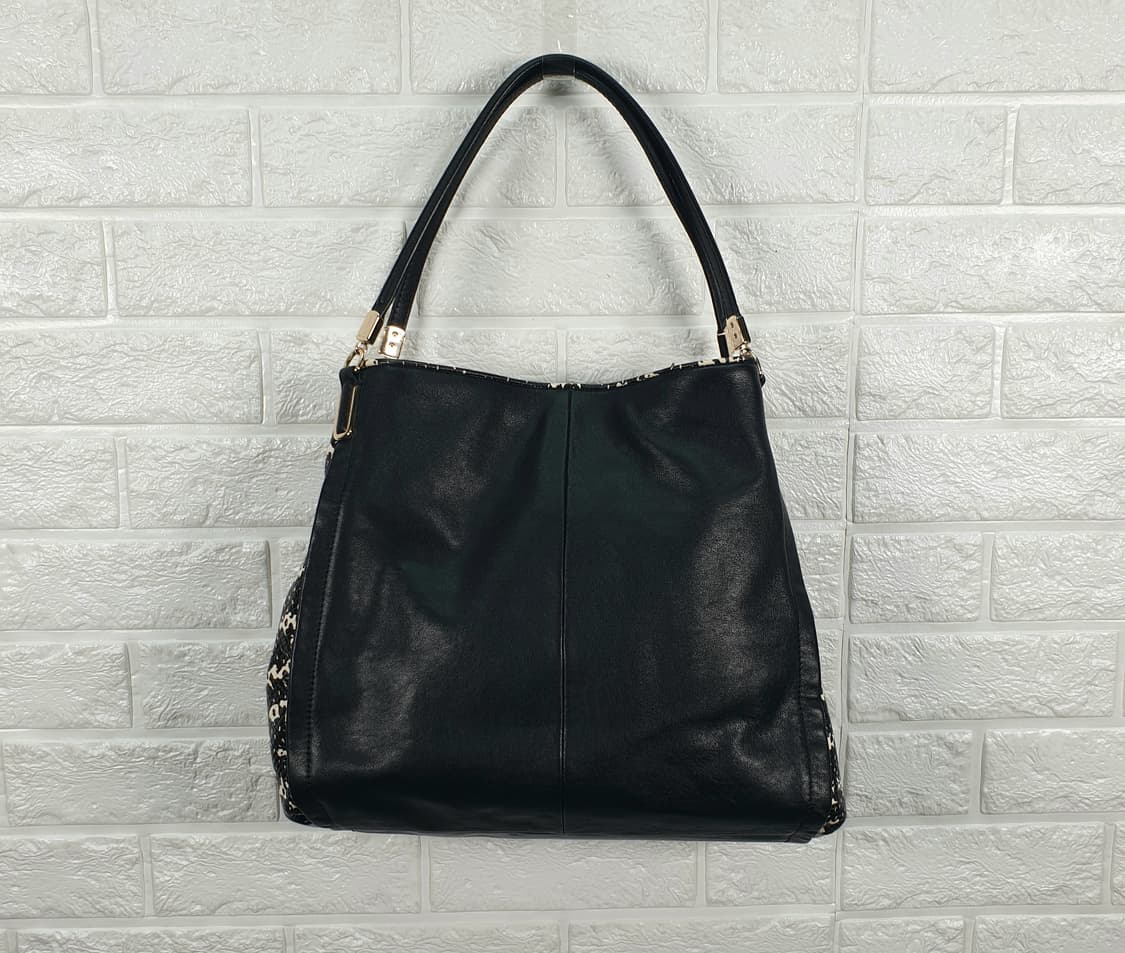 코치 뱀피 엠보싱 레더 숄더백 상품이미지3