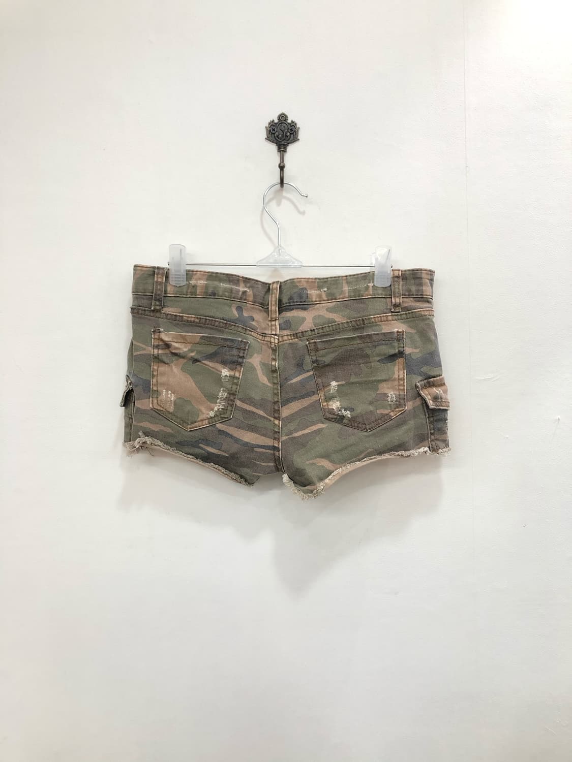 damaged camo low rise shorts 상품이미지4
