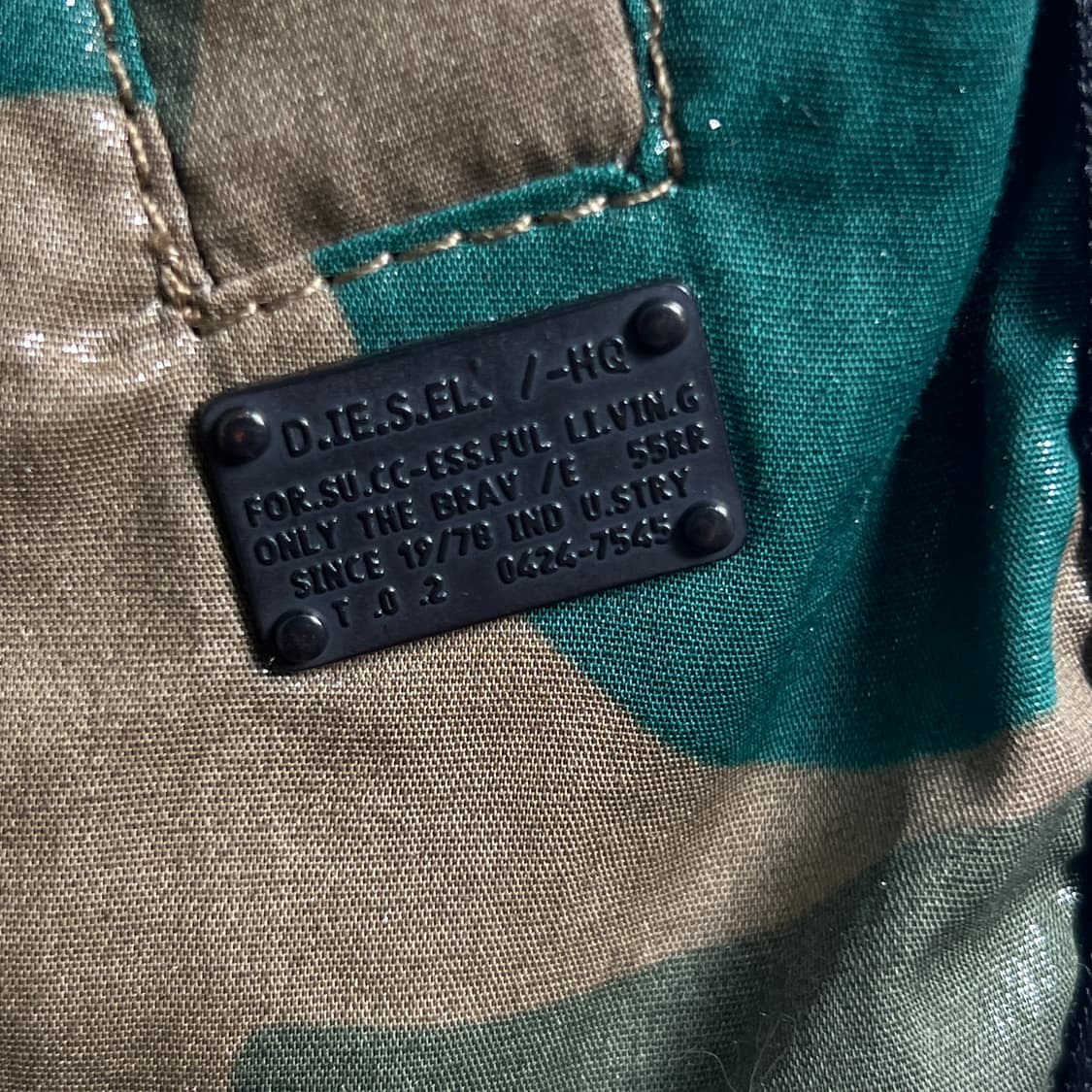 Diesel 디젤 카모플라쥬 유광 봄버 자켓 L 상품이미지6