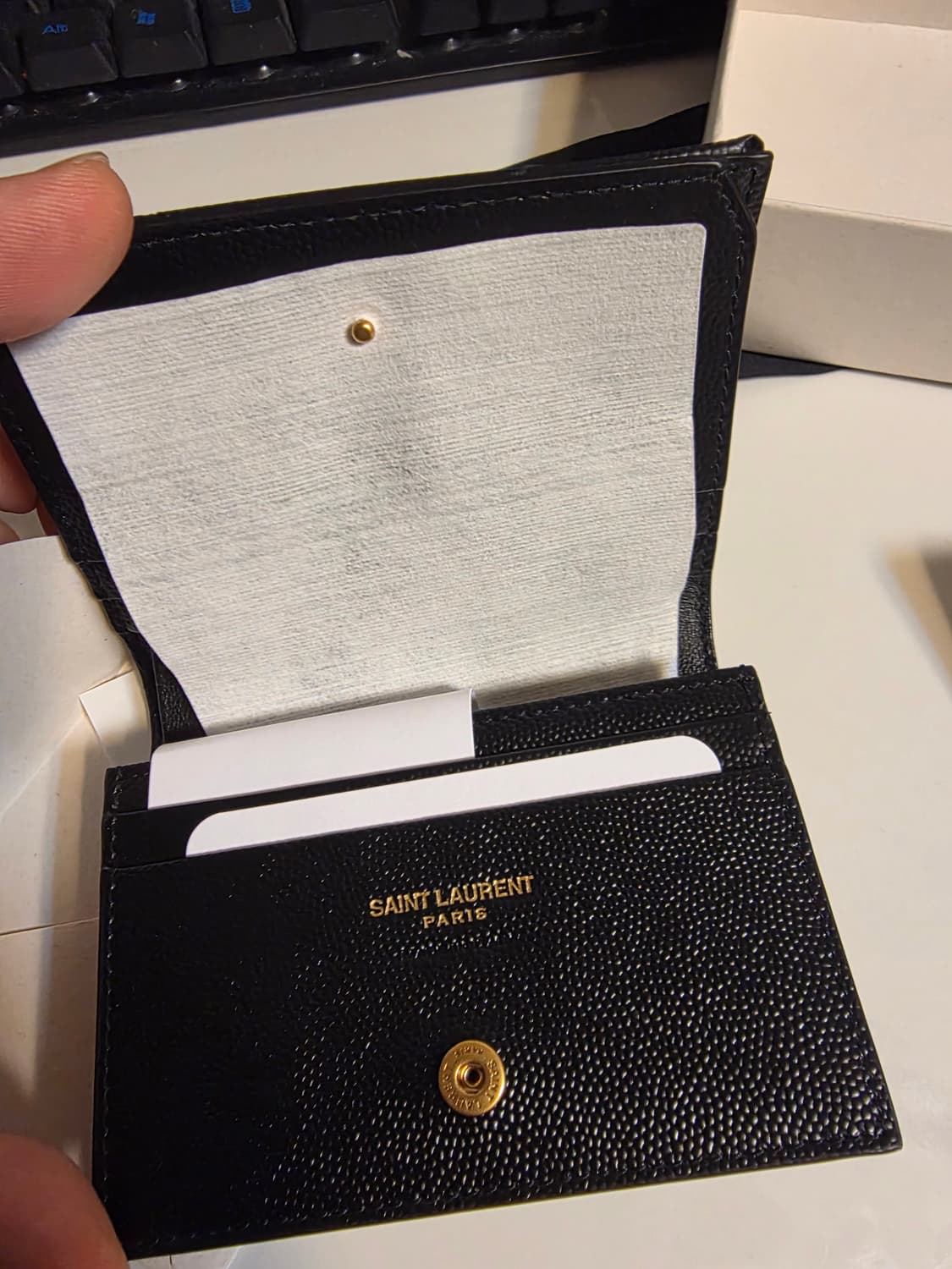 생로랑 마틀라세 반지갑 금장로고 상품이미지2