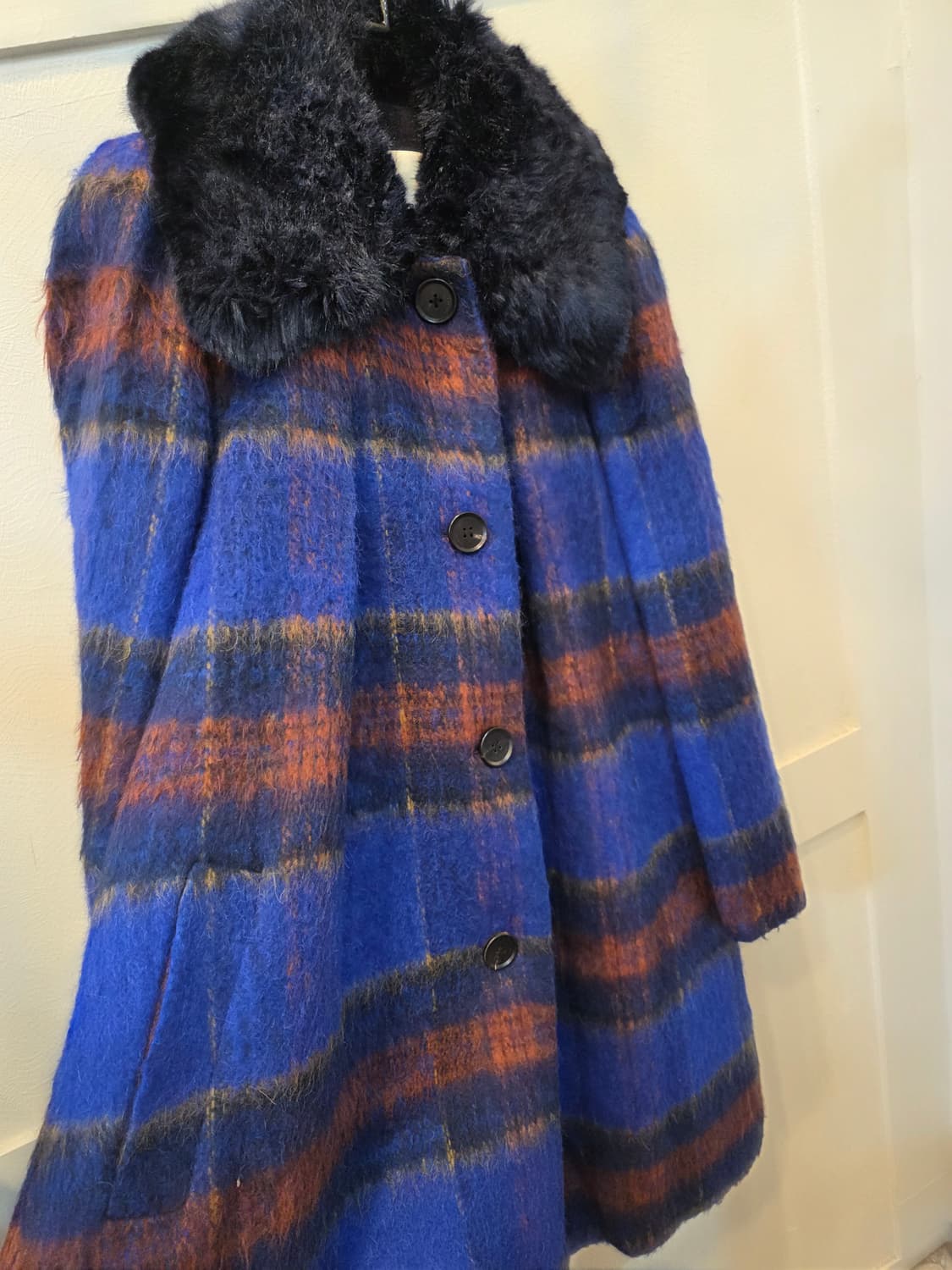 a.t. corner  모헤어 퍼 카라 체크 코트 상품이미지5