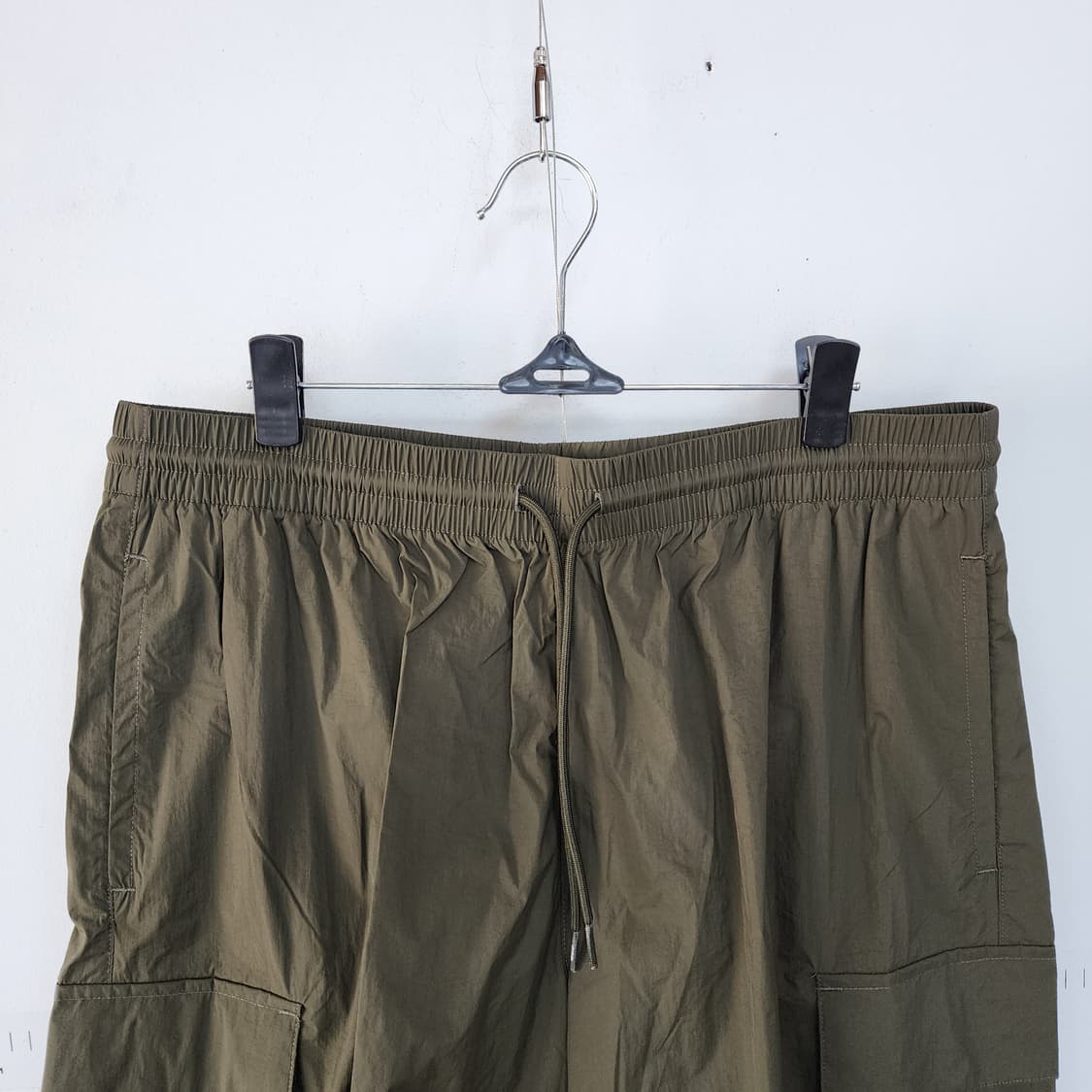 코드그라피 카키색 카고 와이드 조거팬츠 상품이미지2