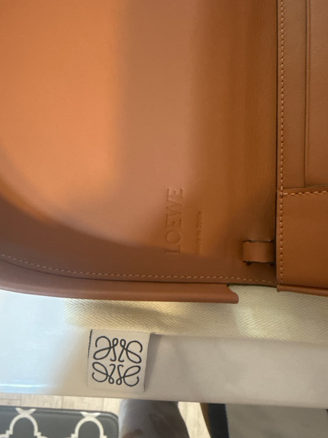 로에베힐미니백 상품이미지3