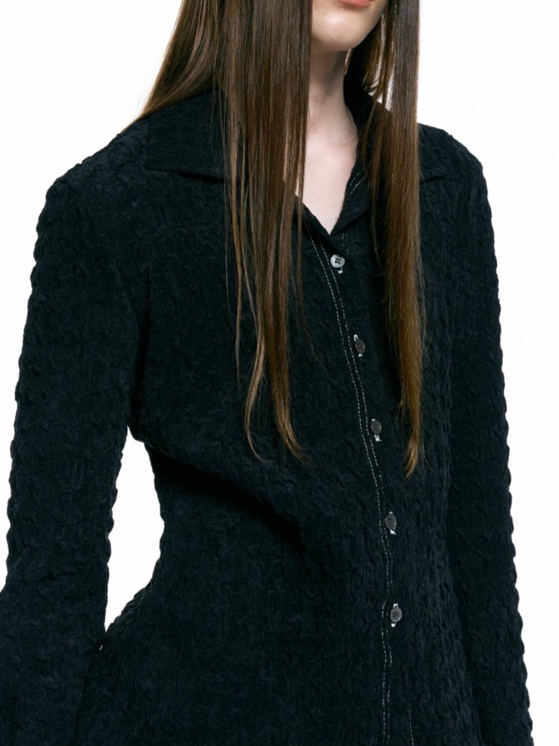 인사일런스 우먼 텍스쳐드 피티드 셔츠 블랙 상품이미지1