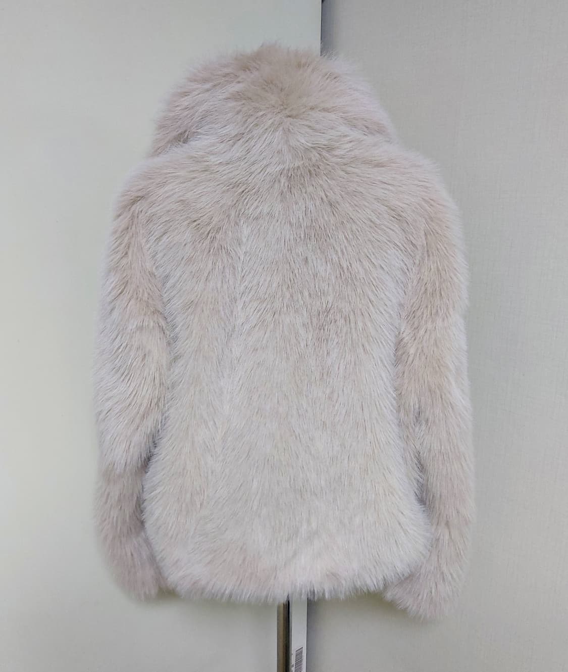 ZARA 페이크퍼 자켓 (L사이즈)

 상품이미지4