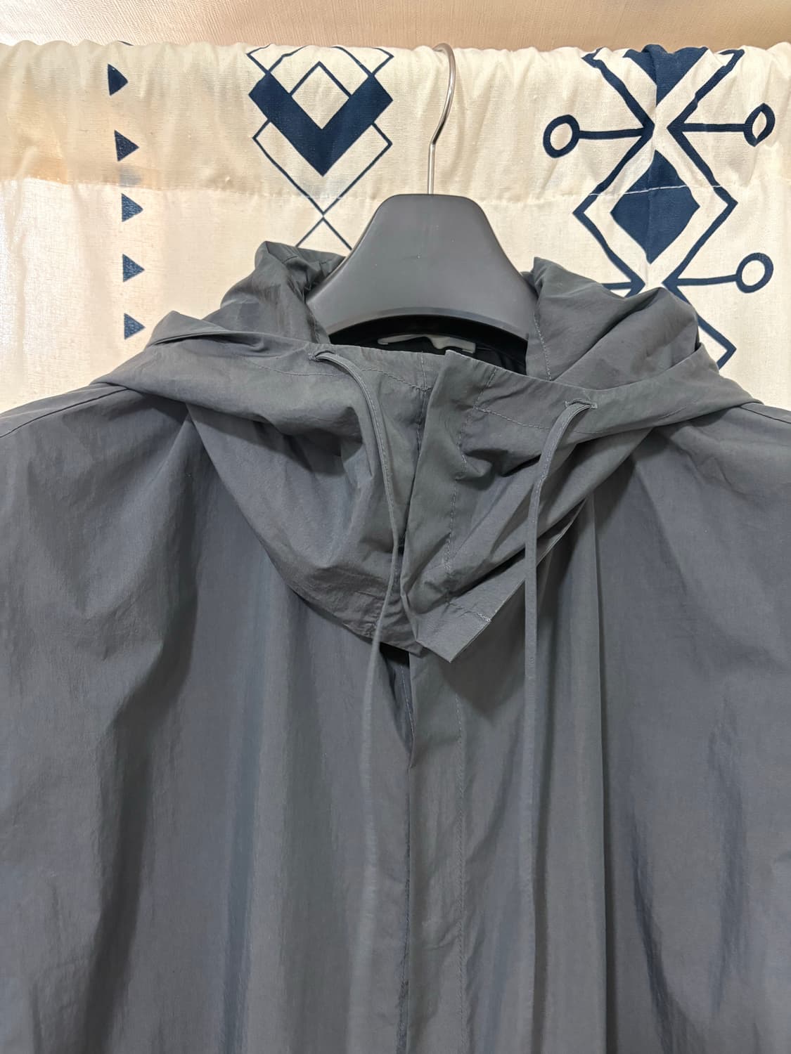 아모멘토 / 디테처블 후디 셔츠 차콜 상품이미지8