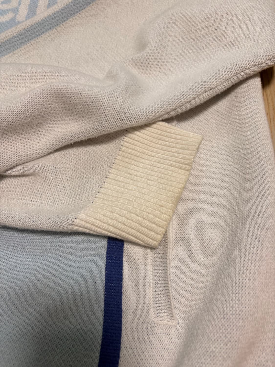 슈프림 x 엄브로 집업 스웨터 라이트 블루  상품이미지6