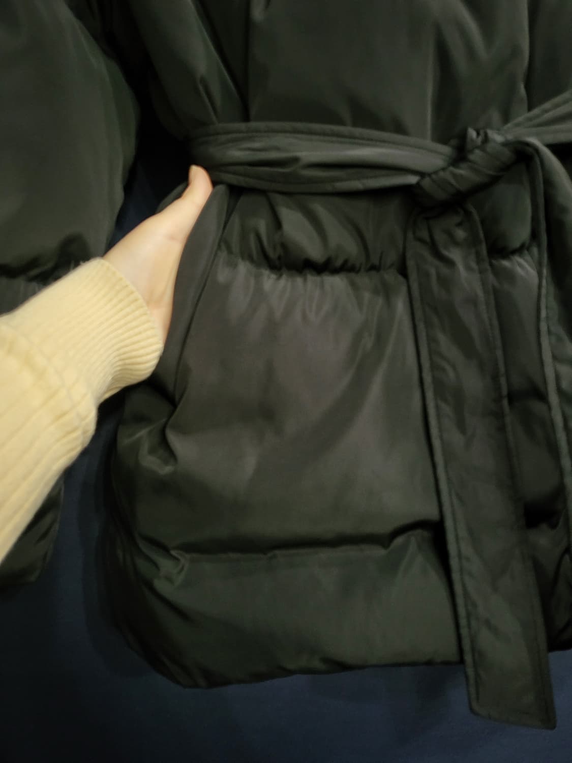 래비티 구스다운 벨트 패딩 상품이미지5