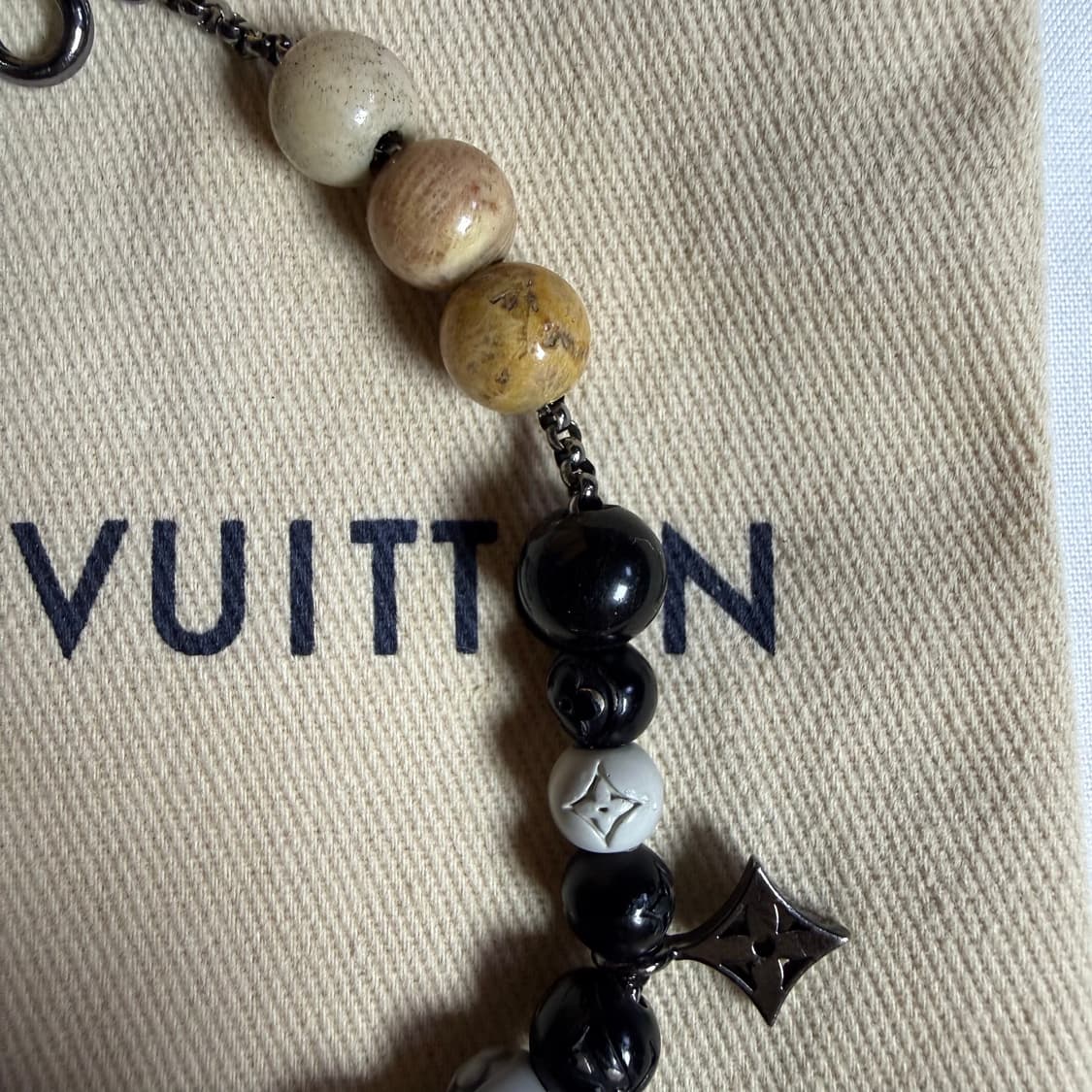 루이비통 LV 스톤 펄 모노그램 비즈 브레이슬릿 팔찌 상품이미지5