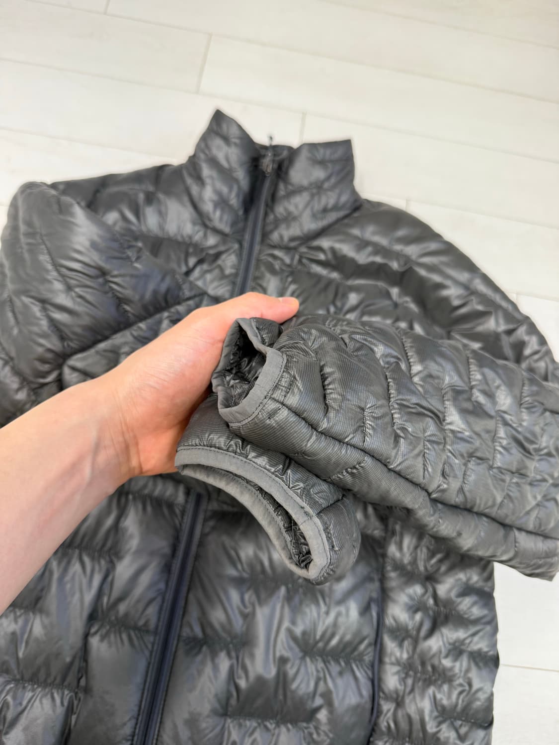 파타고니아 마이크로 퍼프 M 사이즈 그레이색상   상태 최상중에 최상 오 상품이미지3