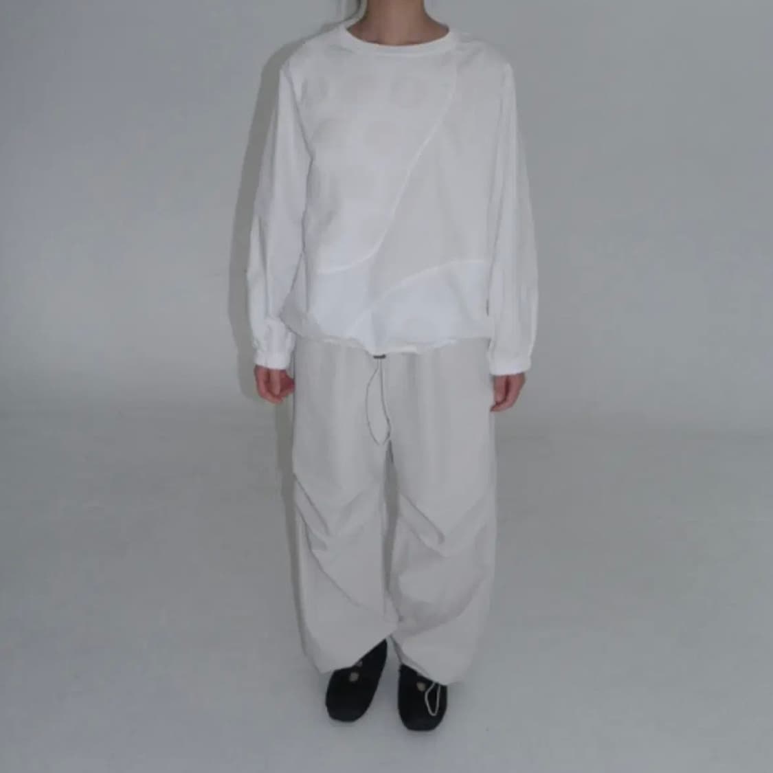 에프터먼데이 도트 텍스처 콤비 맨투맨 상품이미지1