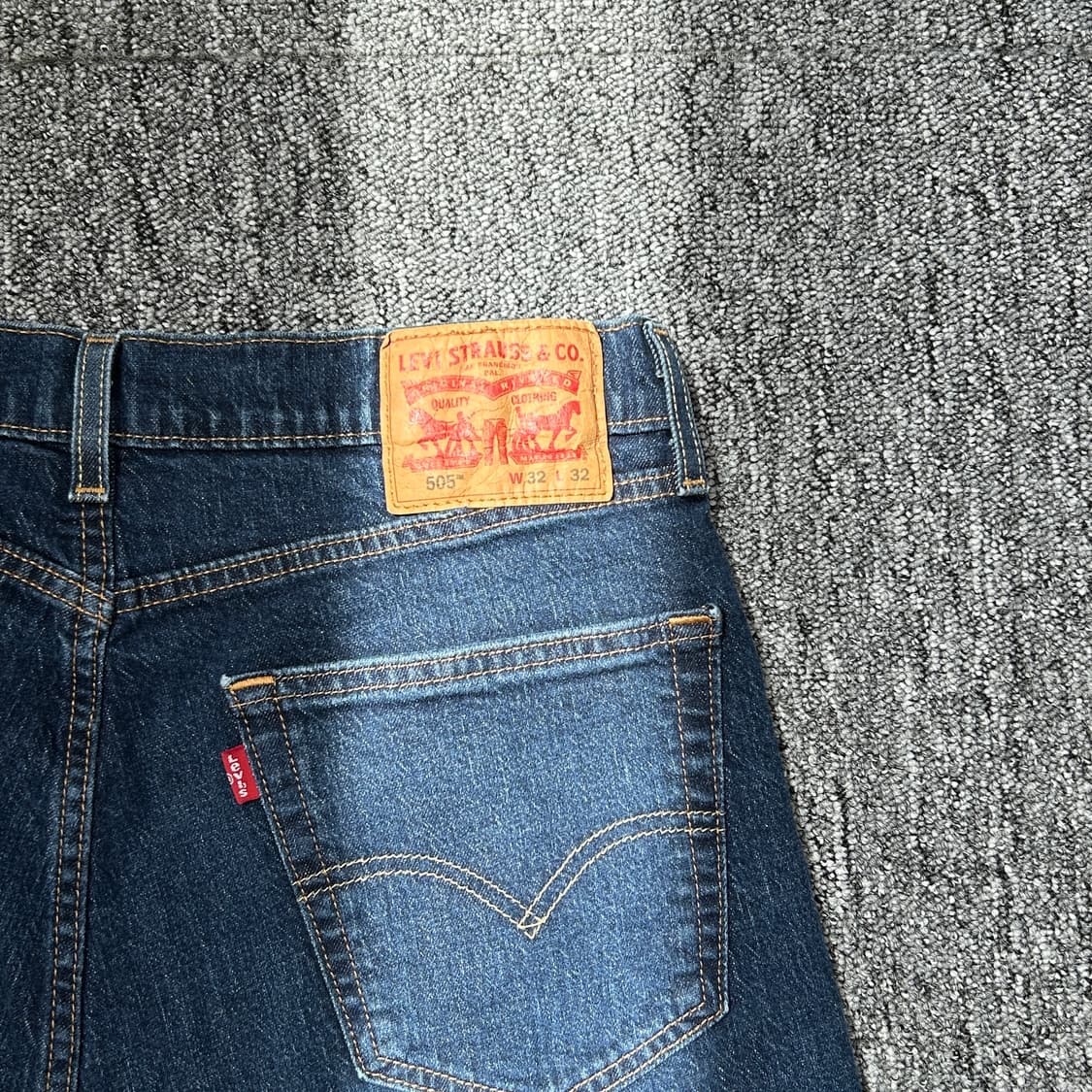 리바이스 505 레귤러핏 데님 팬츠 상품이미지3