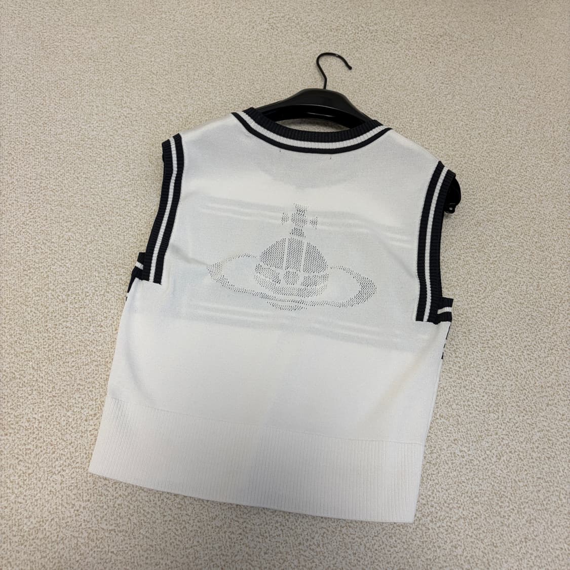 비비안웨스트우드 ORB 로고 니트 베스트  상품이미지2