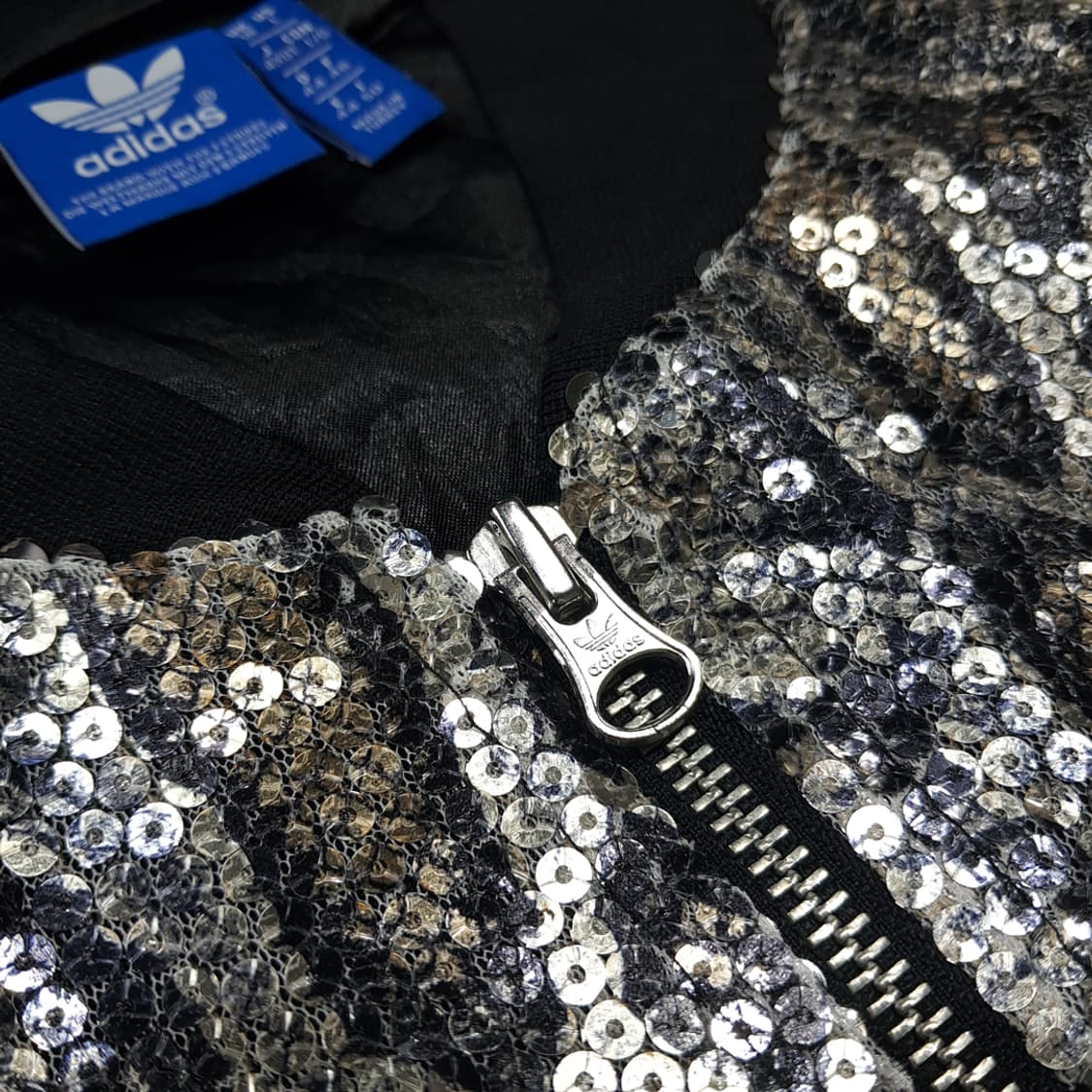CL651 L 아디다스 오리지널 터키판 스네이크스킨 크롭 집업 자켓 상품이미지4