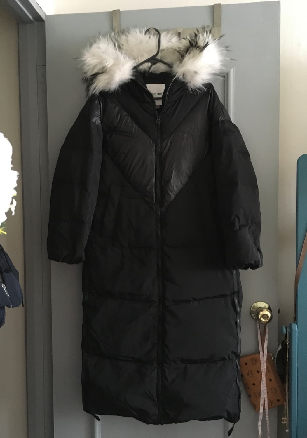 쥬시쥬디 퍼 다운 롱패딩 80사이즈 거의새거 상품이미지1