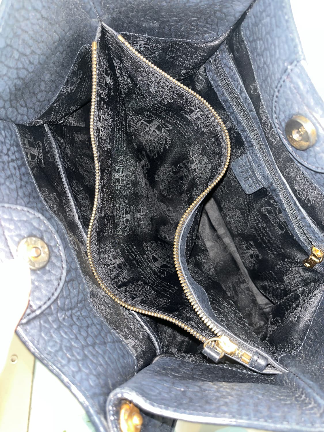 DAKS DD Logo Studded Dot Bag 상품이미지4