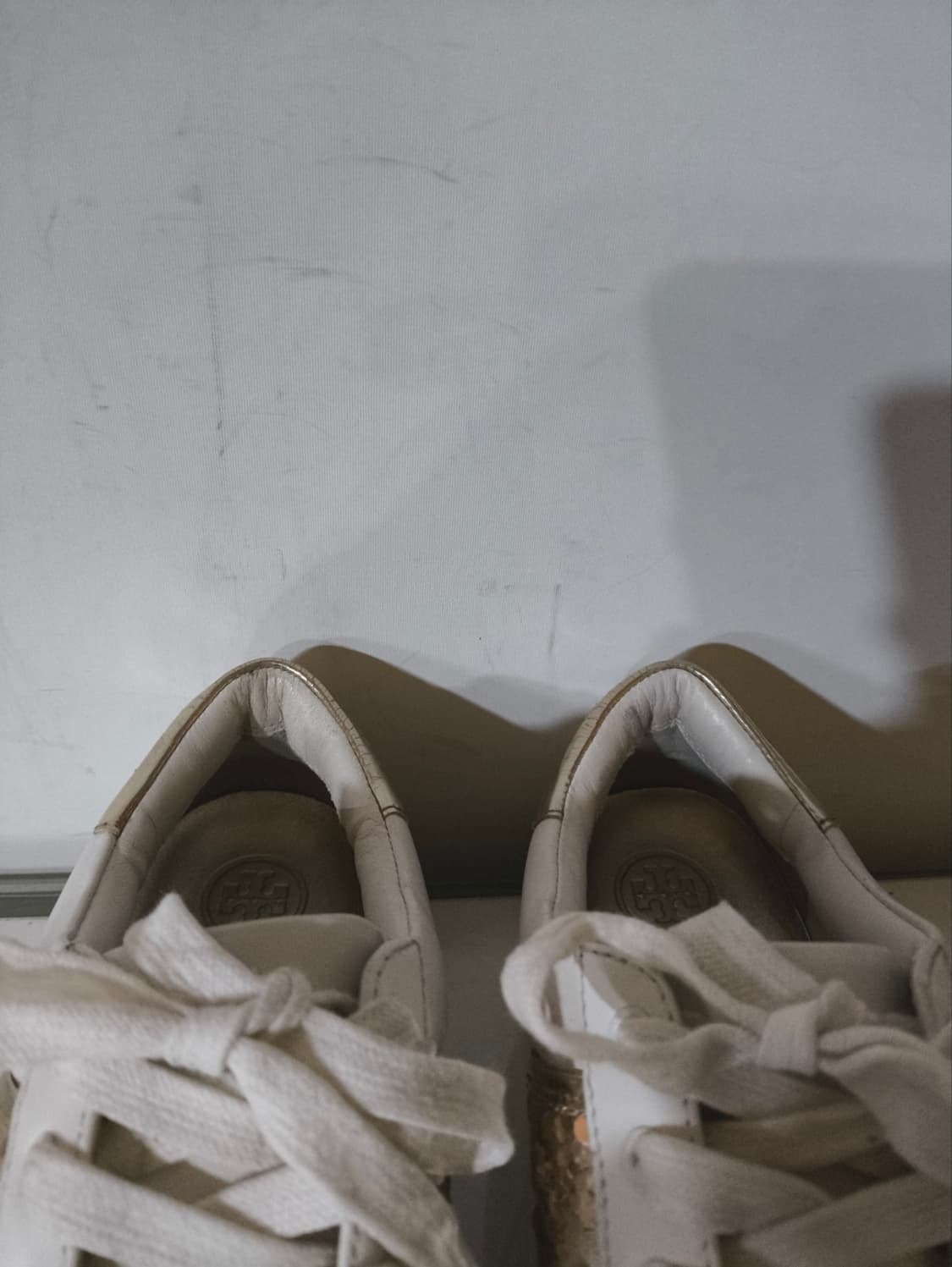 7.5 245mm 토리버치 스팽글 스니커즈 상품이미지5