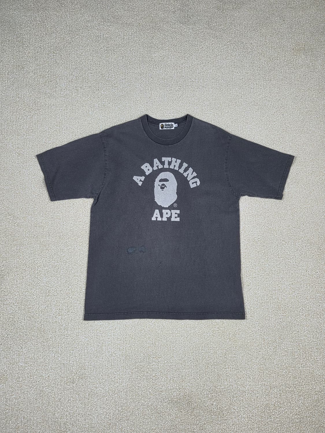 [베이프] 에이프 헤드 로고 반팔 티셔츠 | S00037 상품이미지1