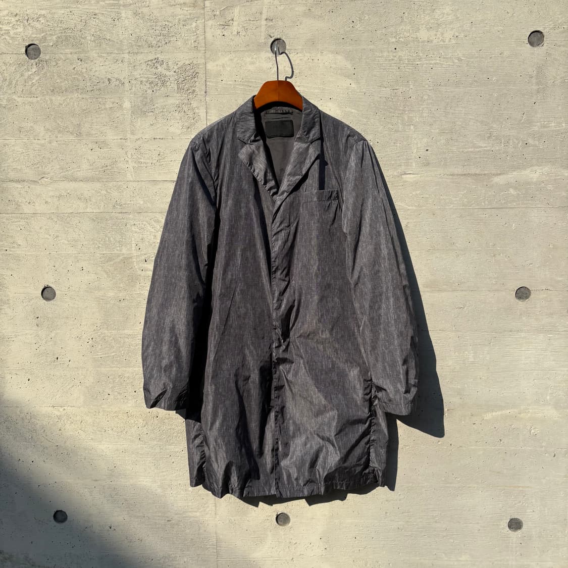 프라다 그레이 3 버튼 나일론 코트(2011) 상품이미지4