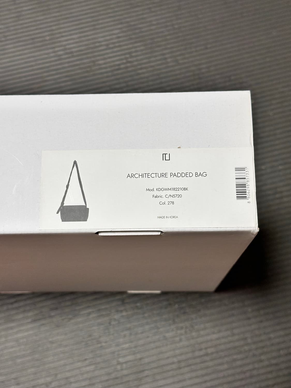 강단 아키텍처 패디드 백 블랙 상품이미지6