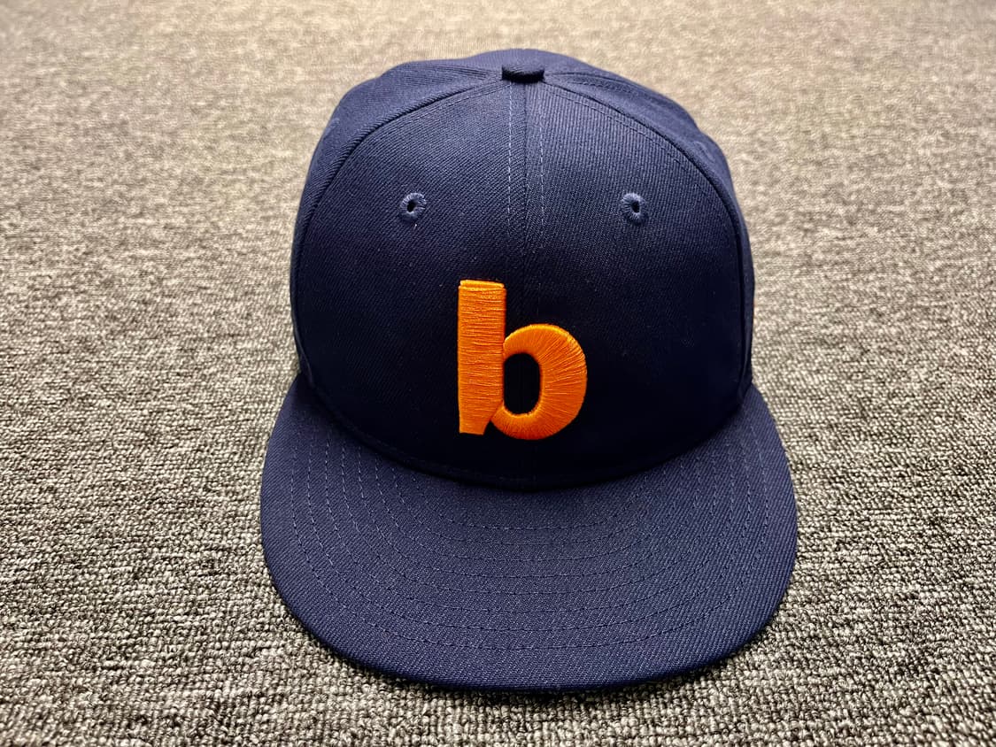 발란사 X 뉴에라 b캡 네이비/오렌지 7 5/8 상품이미지2