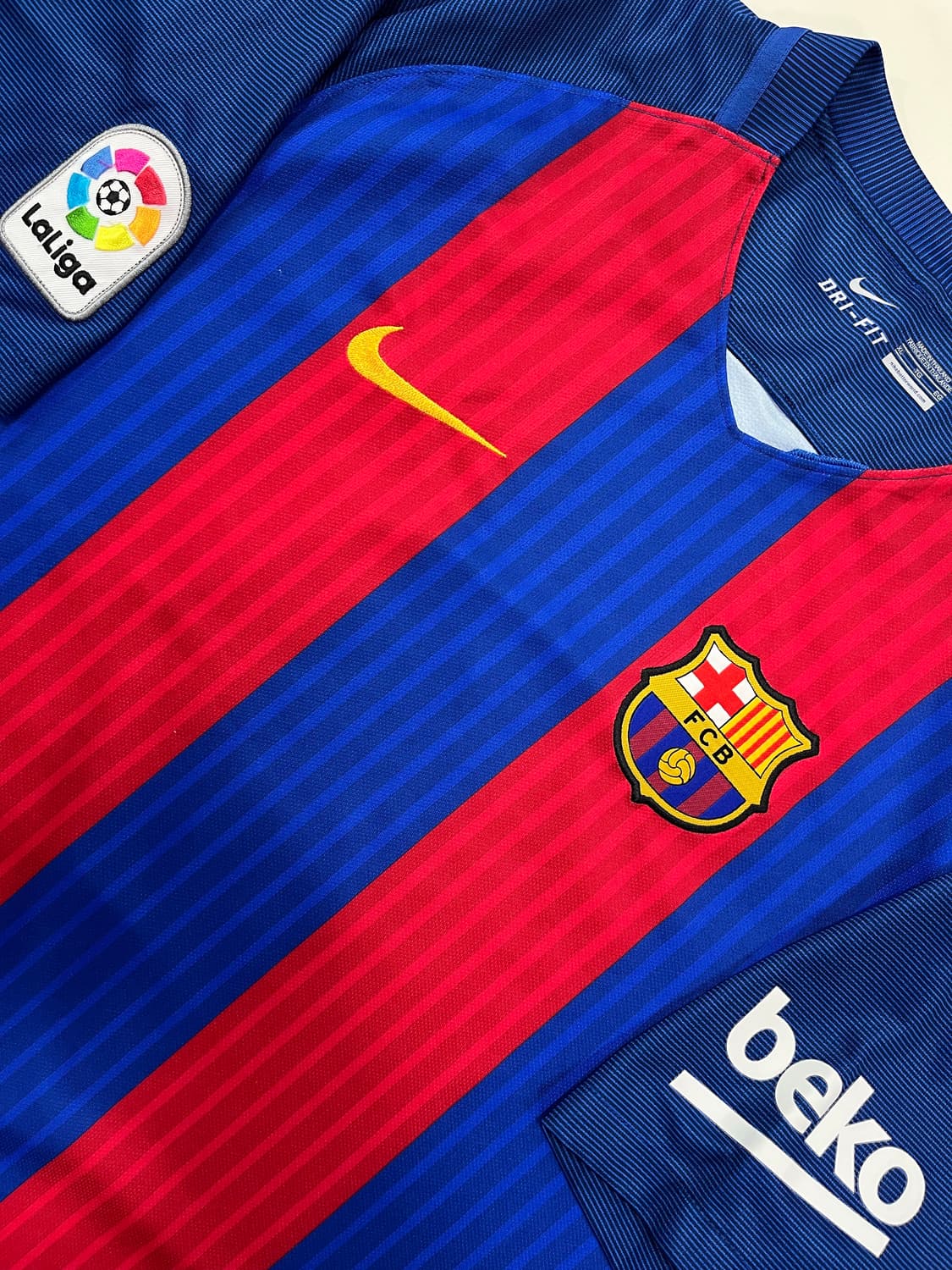 나이키 16-17 FC 바르셀로나 홈 루이스 수아레즈 상품이미지4