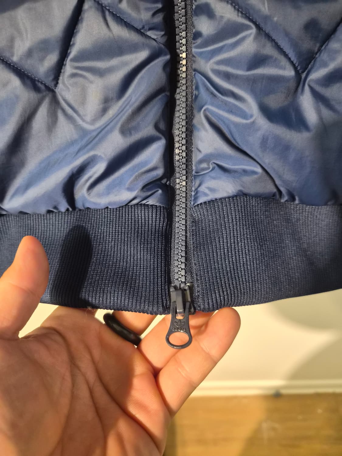 L) 아디다스 SST 네이비 퀼팅 점퍼 팝니다 상품이미지3