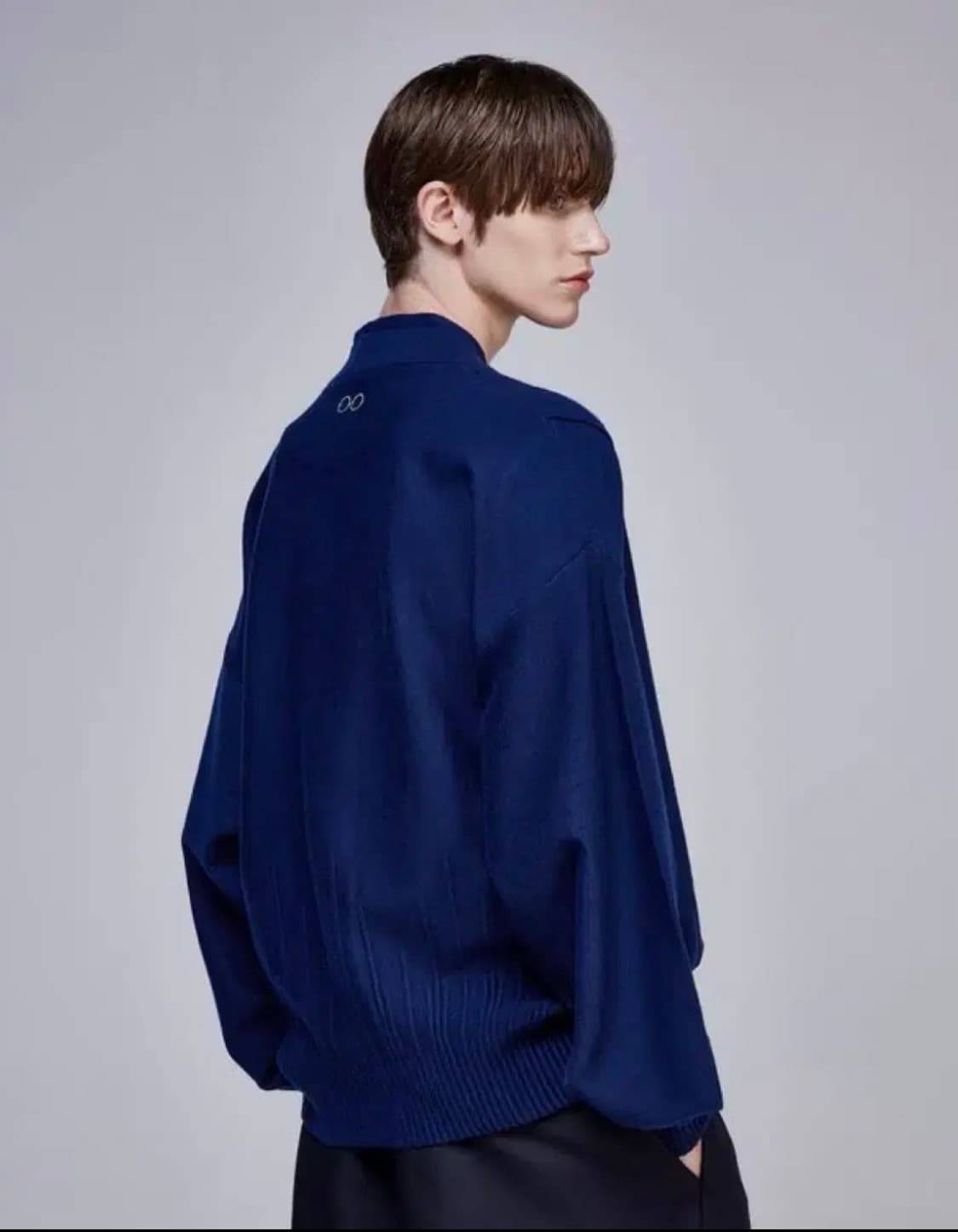 송지오 24fw 언더다트 가디건 네이비 상품이미지2