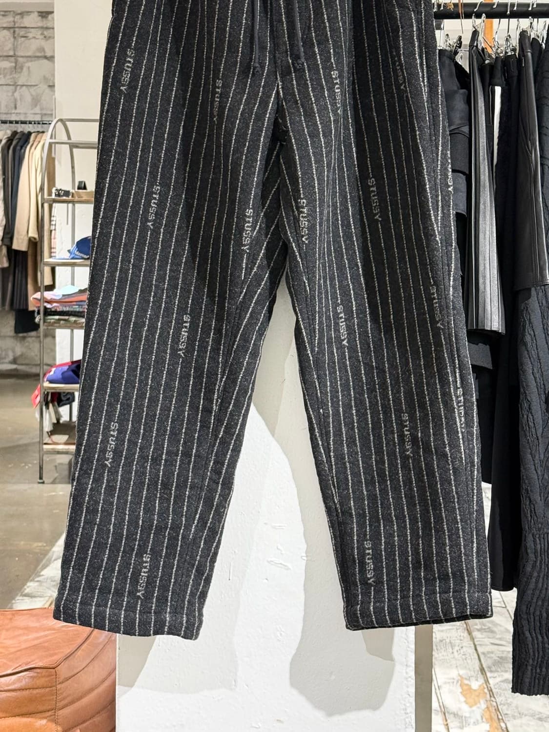 스투시 x 나이키 블랙 NRG 스트라이프 울 팬츠 상품이미지3