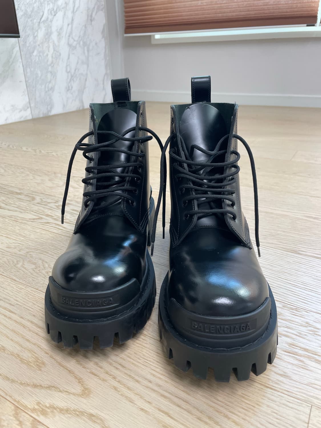 발렌시아가 스트라이크 부츠 41사이즈 팝니다 상품이미지2