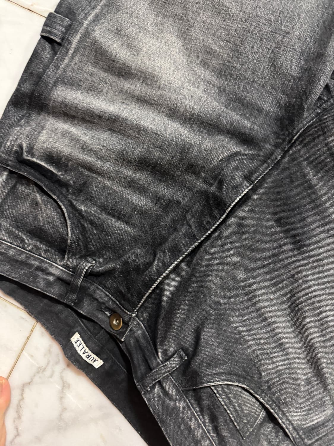 [4] 오라리 24FW 페이디드 헤비 데님 페인터 포켓 팬츠 잉크블랙 상품이미지3