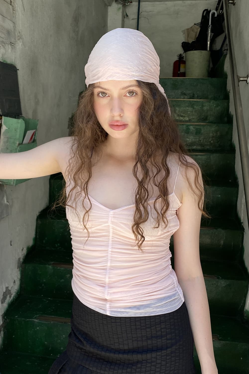 루즈슬립오버 Mesh Ribbon Shirred Camisole 상품이미지3