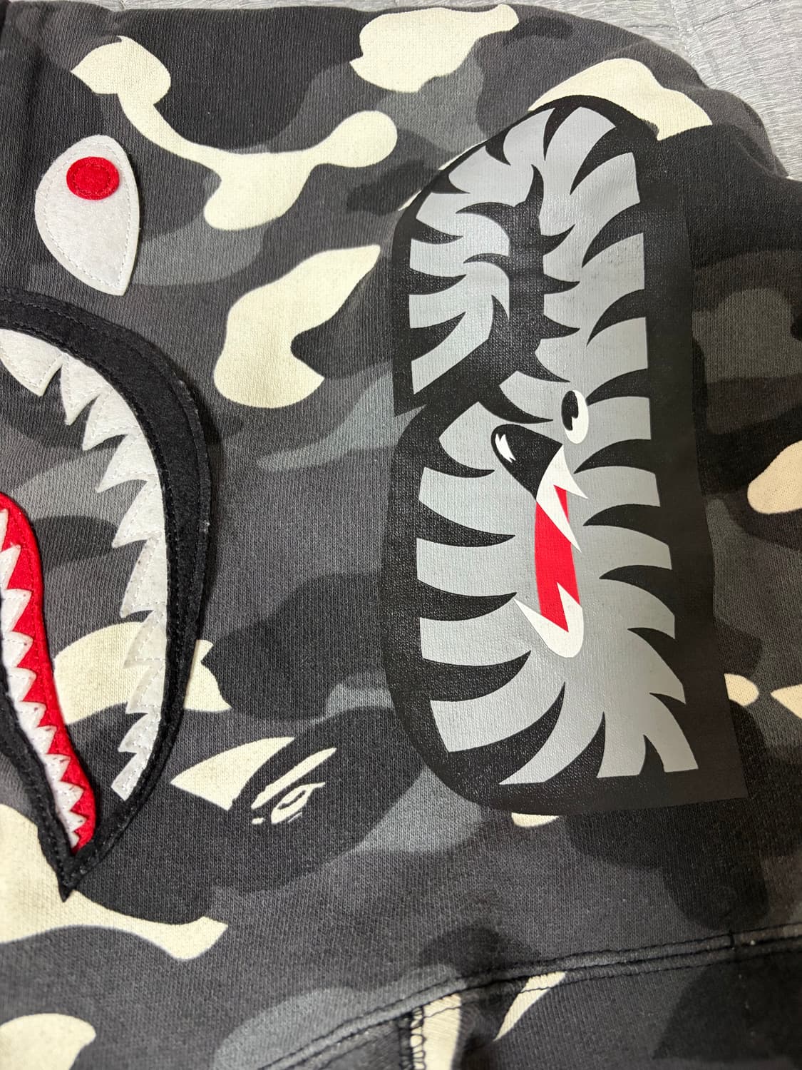 [급처] 야광 베이프 후드집업 흑계 s 상품이미지4