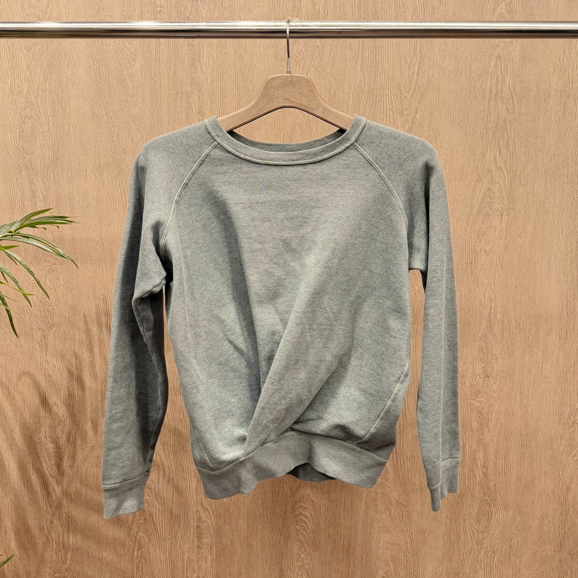 이자벨마랑 에뚜왈 라운드넥 맨투맨 밑단 꼬임 디테일 레귤러핏 민트 블루 상품이미지1